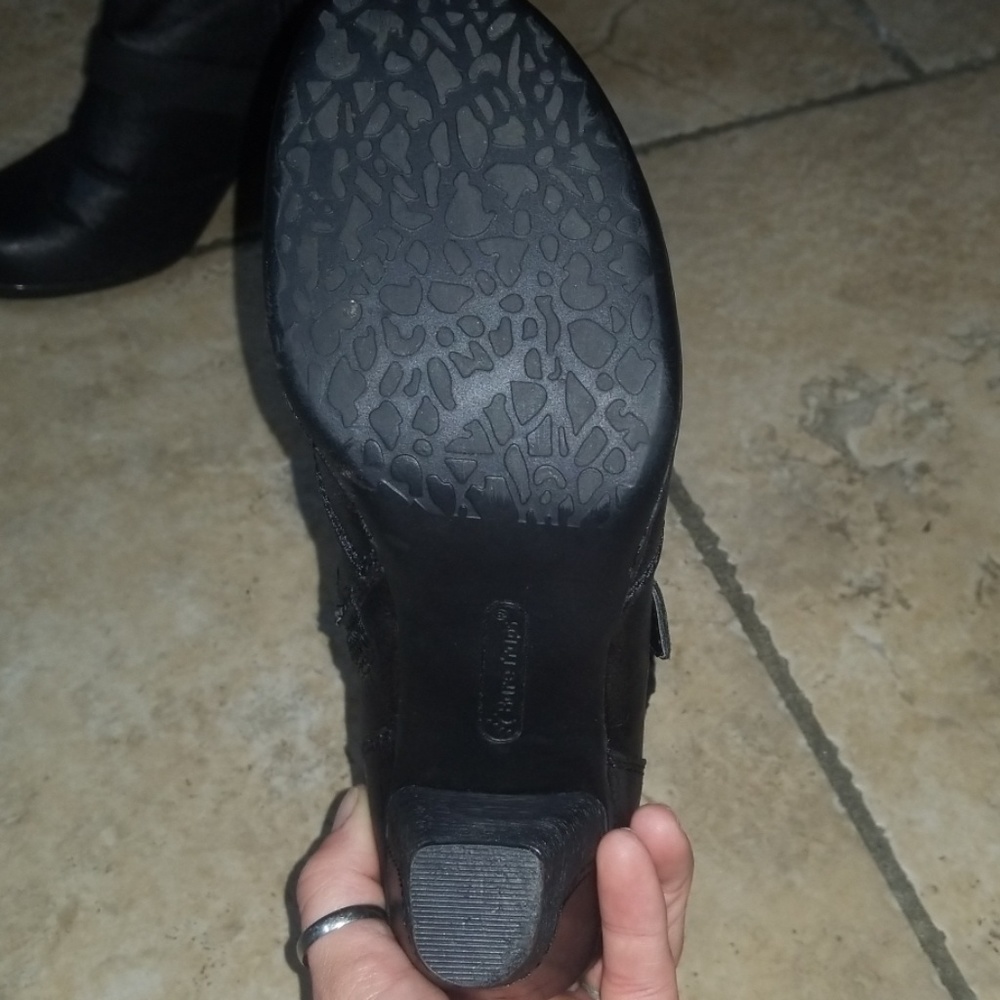 Bare Trap Boots - image 3